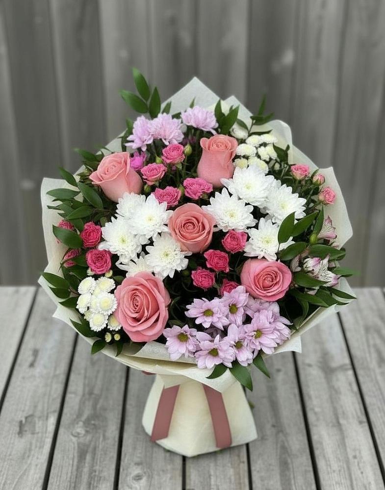 Букет цветов из: Альстромерии, Гвоздики, Розы и Хризантемы в Зайцево