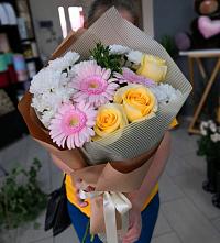 Букет цветов из:  Герберы, Розы и Хризантемы в Зайцево