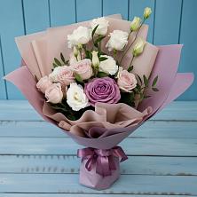 Букет цветов из:  Розы и Лизиантусы в Зайцево