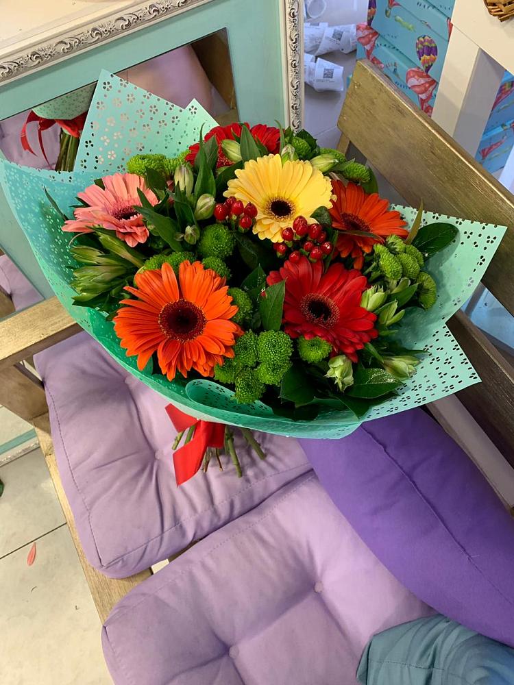 Букет цветов из: Герберы, Хризантемы и Альстромерии в Зайцево