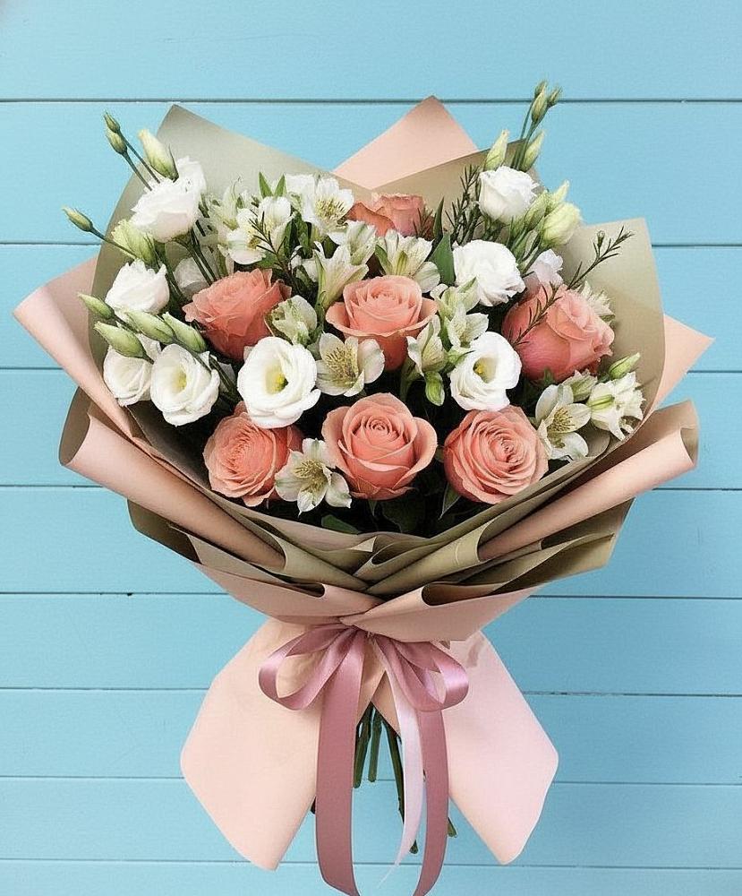 Букет цветов из: Розы, Альстромерии и Лизиантусы в Зайцево