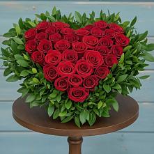 Цветочная композиция из Розы в виде сердца в Зайцево