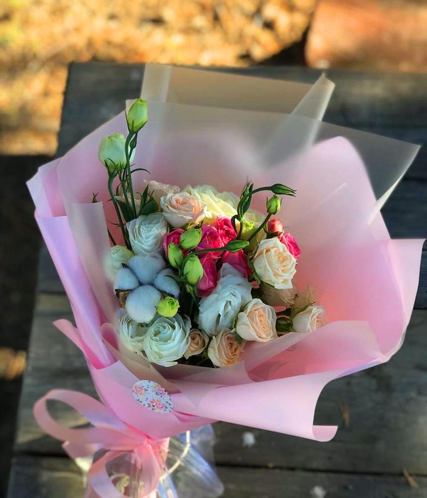 Букет цветов из: Розы и Лизиантусы в Зайцево