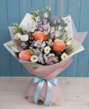 Букет цветов из:  Лизиантусы, Розы, Альстромерии и Гипсофила в Зайцево