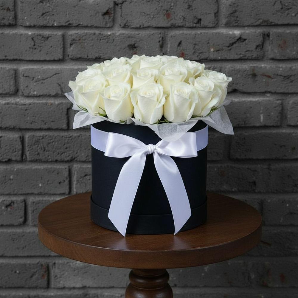 Цветочная композиция из Розы в шляпной коробке в Зайцево