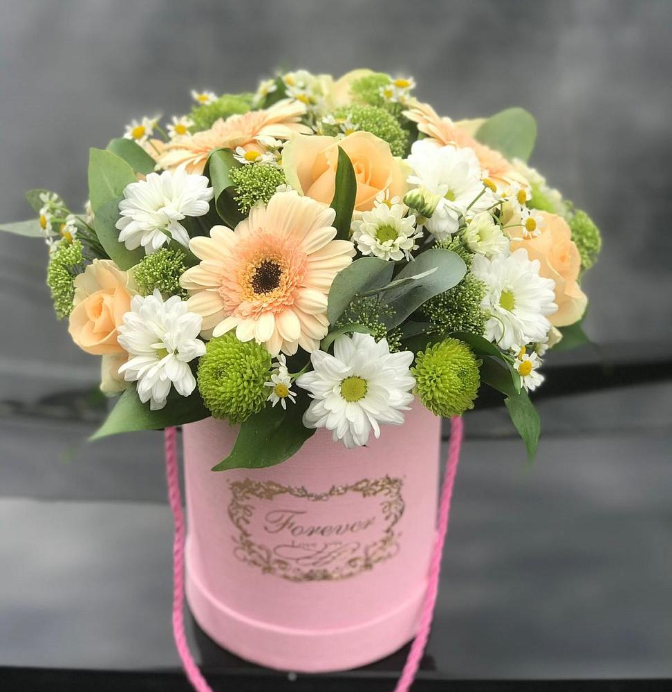 Цветочная композиция из Розы, Герберы и Хризантемы в шляпной коробке в Зайцево